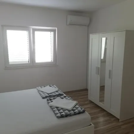 Apartements Janja アパート